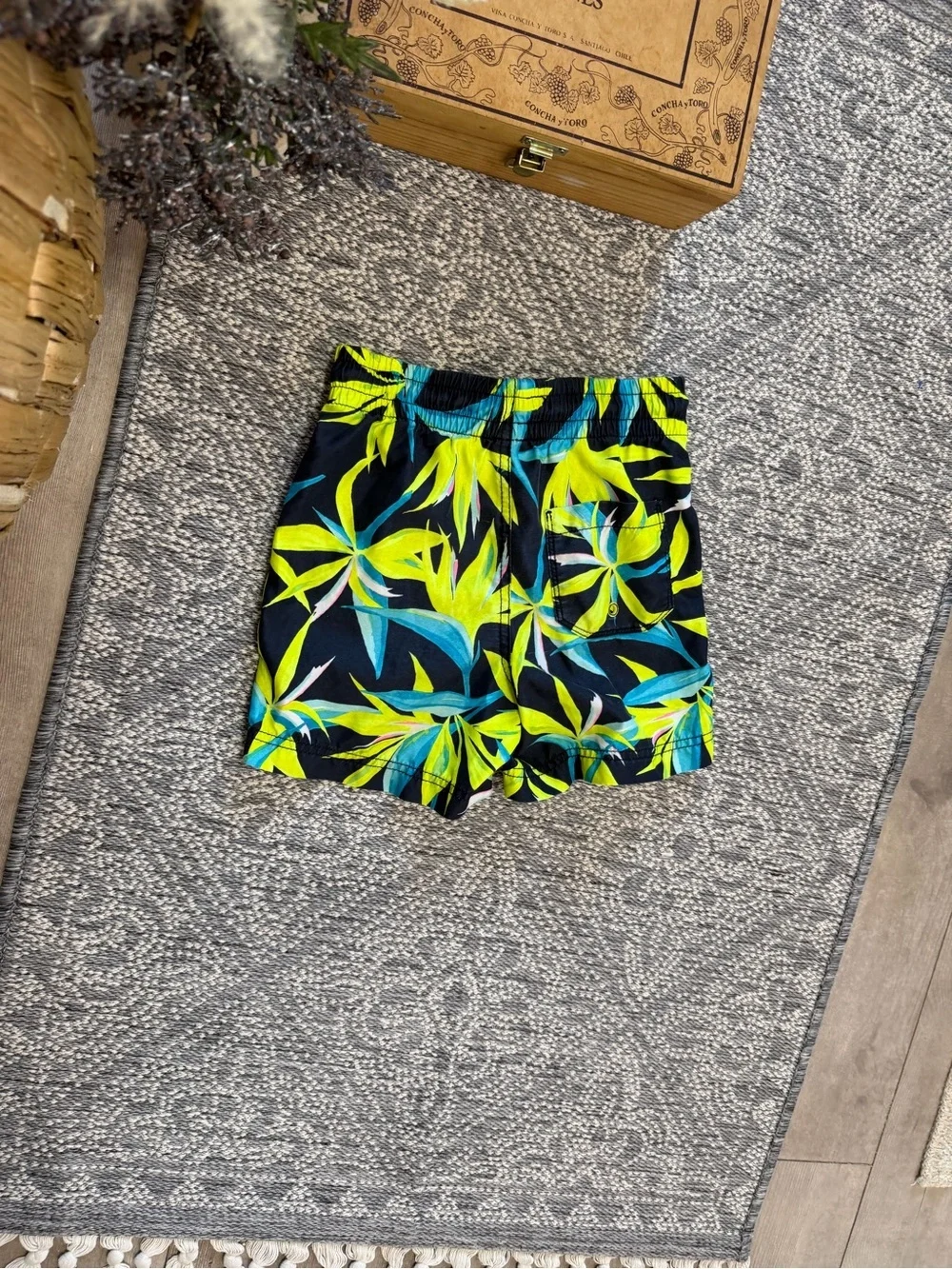 Old Navy Boys Vibrant Swim Trunks Size Small Tropical Leaves